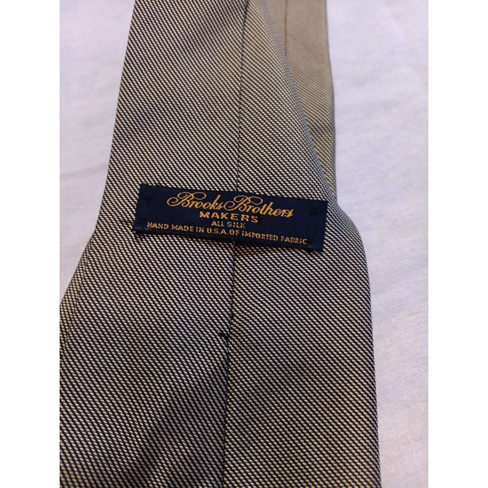 Brooks Brothers Makers Merchants Gold Woven Satin Self Helix Thick Silk Tie NR - Picture 2 of 2